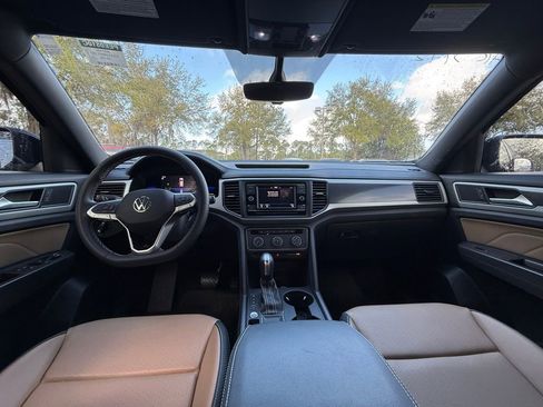 Used 2023 Volkswagen Atlas Cross Sport SE image 19