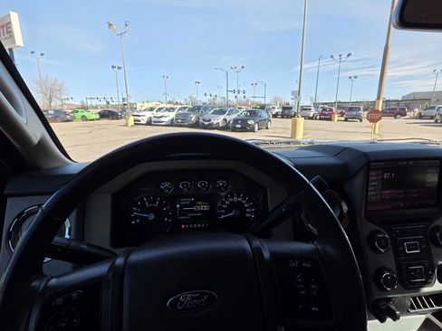 Used 2014 Ford F250 Lariat w/ Lariat Interior Package image 29