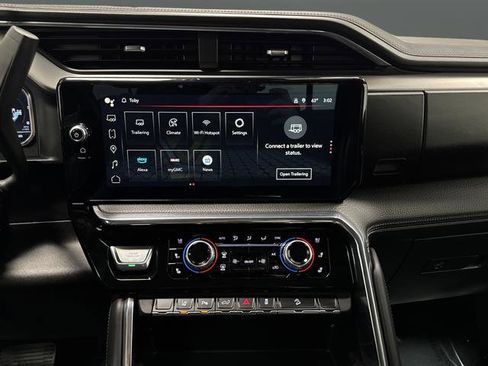 Used 2025 GMC Sierra 2500 Denali w/ Technology Package image 9