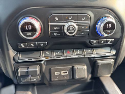 Used 2020 GMC Sierra 1500 SLT w/ SLT Premium Package AWD/4WD image 11
