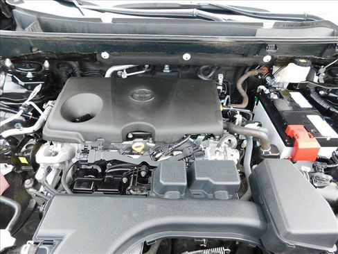 Used 2025 Toyota RAV4 XLE AWD/4WD image 30