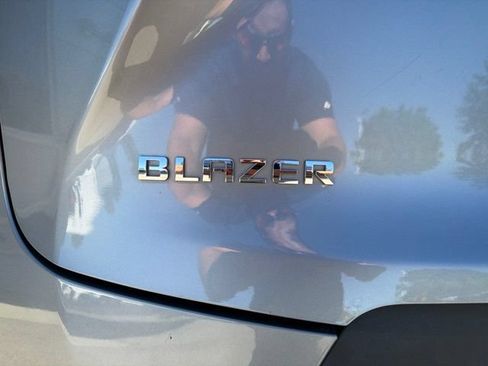Used 2025 Chevrolet Blazer LT w/ Driver Confidence Package FWD image 11