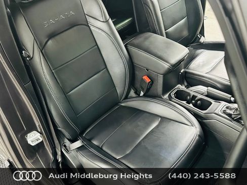 Used 2021 Jeep Wrangler Unlimited Sahara AWD/4WD image 27