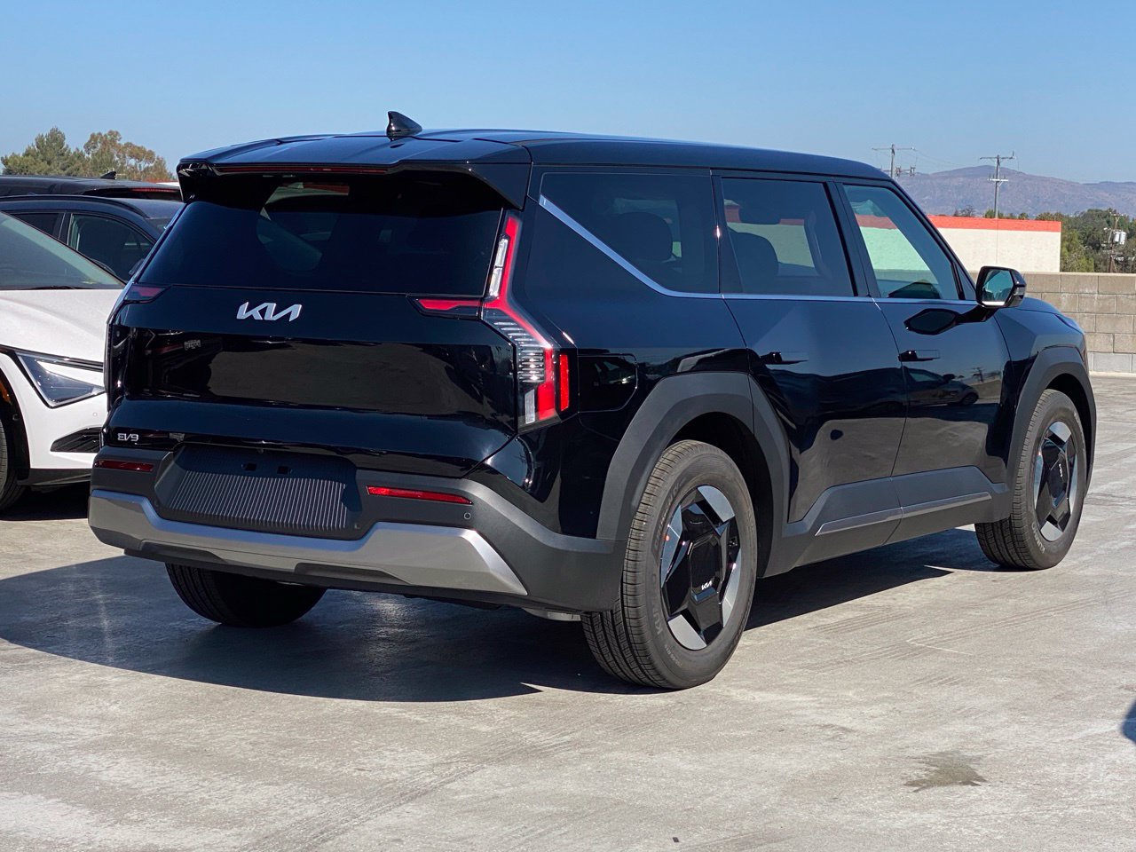 New 2026 Kia EV9 Light RWD image 2