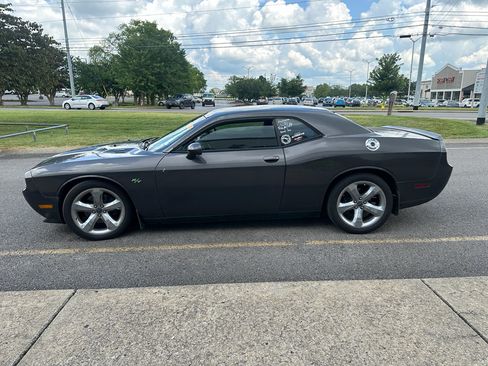 Used 2013 Dodge Challenger R/T RWD image 2