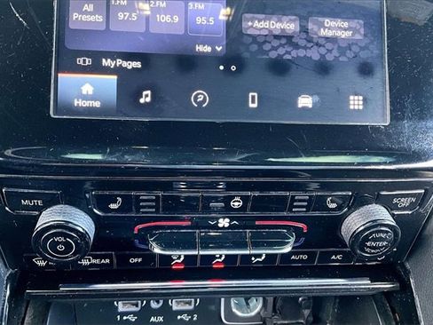 Used 2023 Jeep Grand Cherokee Altitude image 15