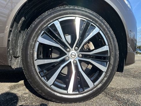 Certified 2023 Volvo XC60 B5 Plus w/ Climate Package image 11