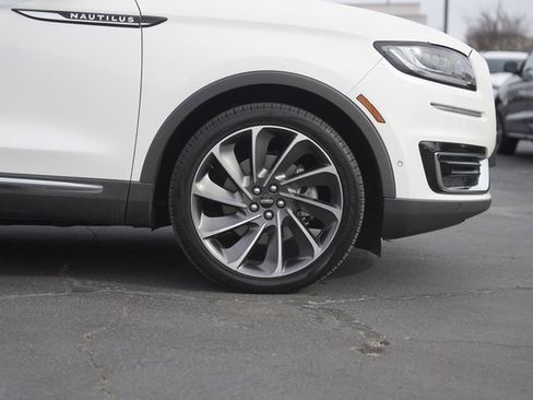 Used 2020 Lincoln Nautilus Reserve w/ Equipment Group 202A image 4