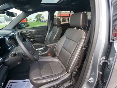 Used 2023 Chevrolet Traverse Premier w/ Redline Edition image 14