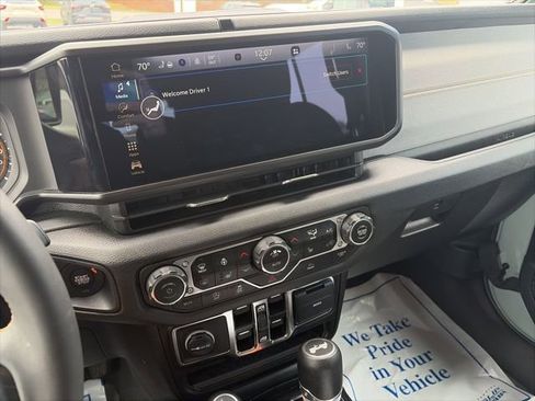 Used 2024 Jeep Wrangler Sport S image 13