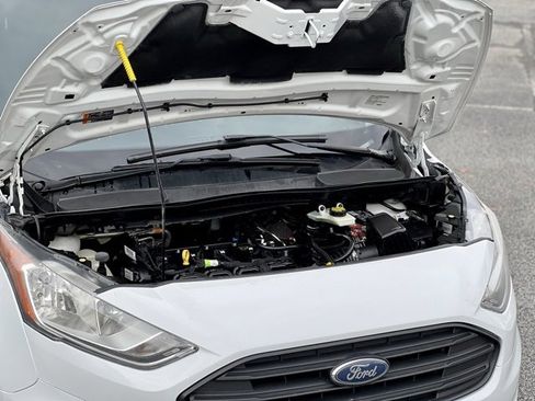 Used 2019 Ford Transit Connect XLT image 40