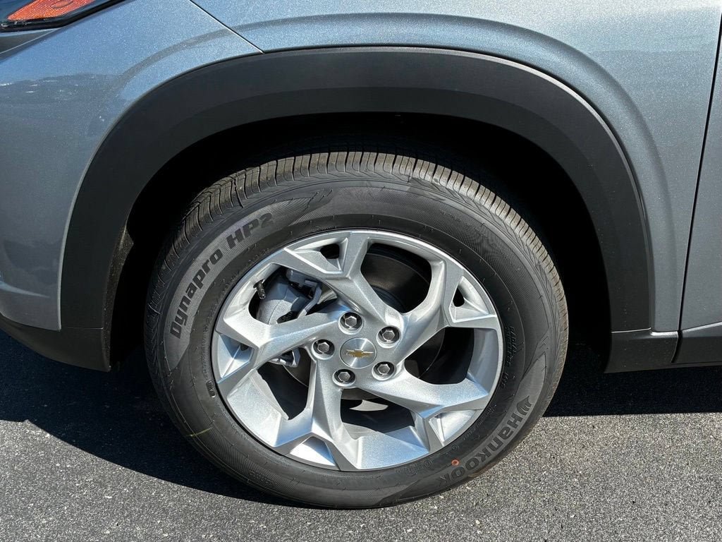 New 2026 Chevrolet Trax LS w/ LS Convenience Package FWD image 33