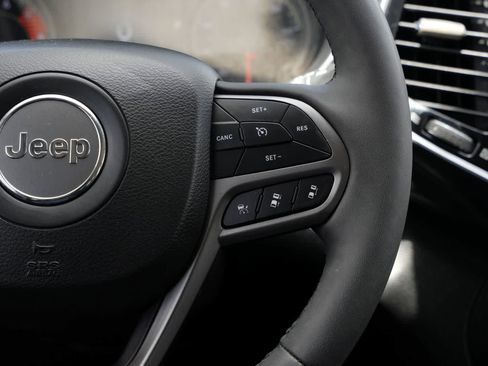 Used 2022 Jeep Cherokee Limited AWD/4WD image 11