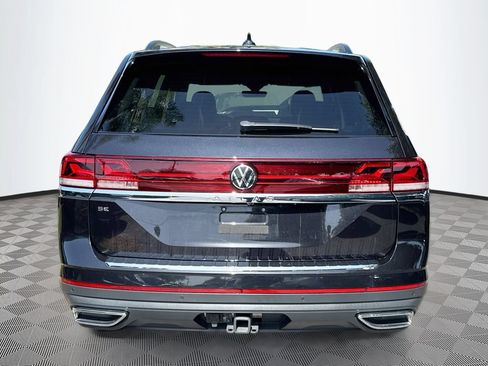 Used 2024 Volkswagen Atlas SE w/ Black Wheel Package FWD image 7