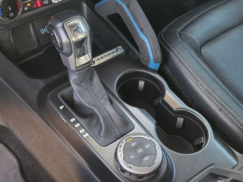 Used 2022 Ford Bronco Wildtrak image 27