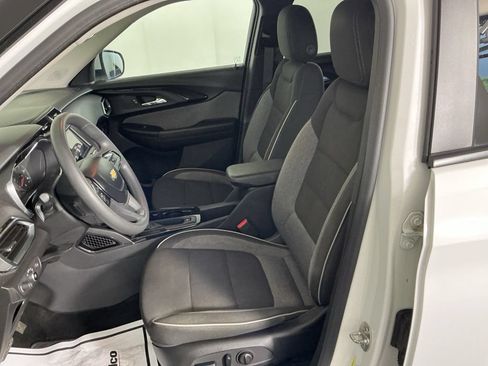 Used 2023 Chevrolet TrailBlazer LT FWD image 11