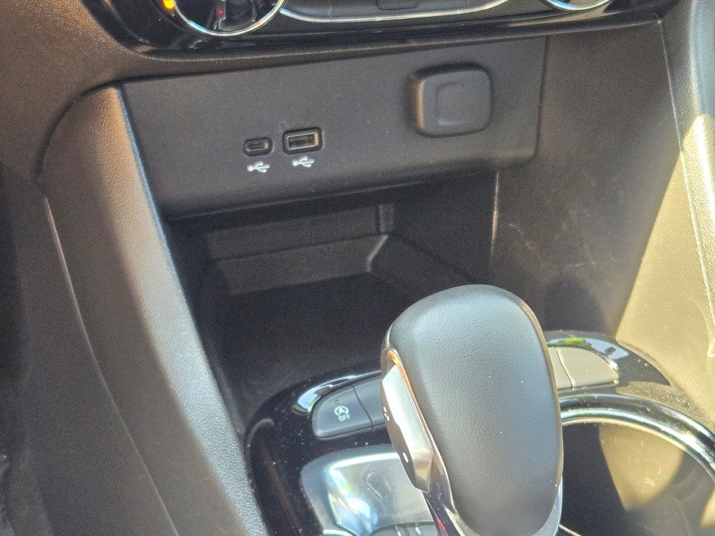 Used 2024 Buick Encore GX Sport Touring FWD image 25