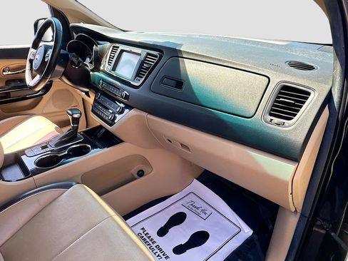 Certified 2019 Kia Sedona SX FWD image 32
