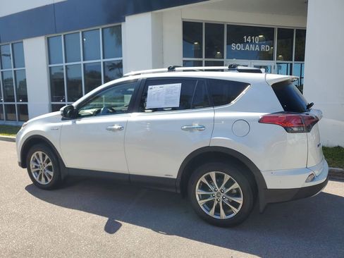 Used 2018 Toyota RAV4 Limited image 2