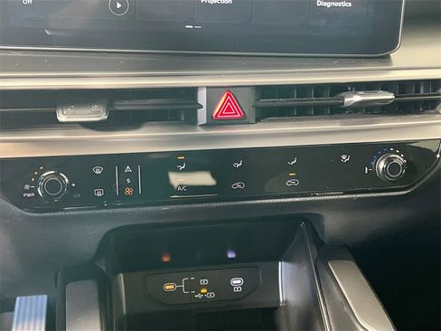 Certified 2024 Kia Sorento LX image 16