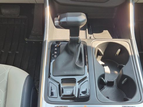 Used 2025 Kia Carnival SX w/ SX Dark Edition Package FWD image 27