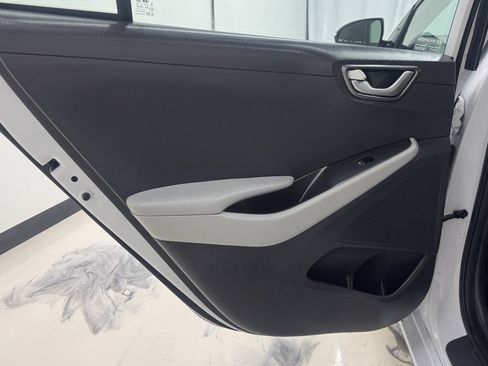 Used 2021 Hyundai Ioniq SE FWD image 21