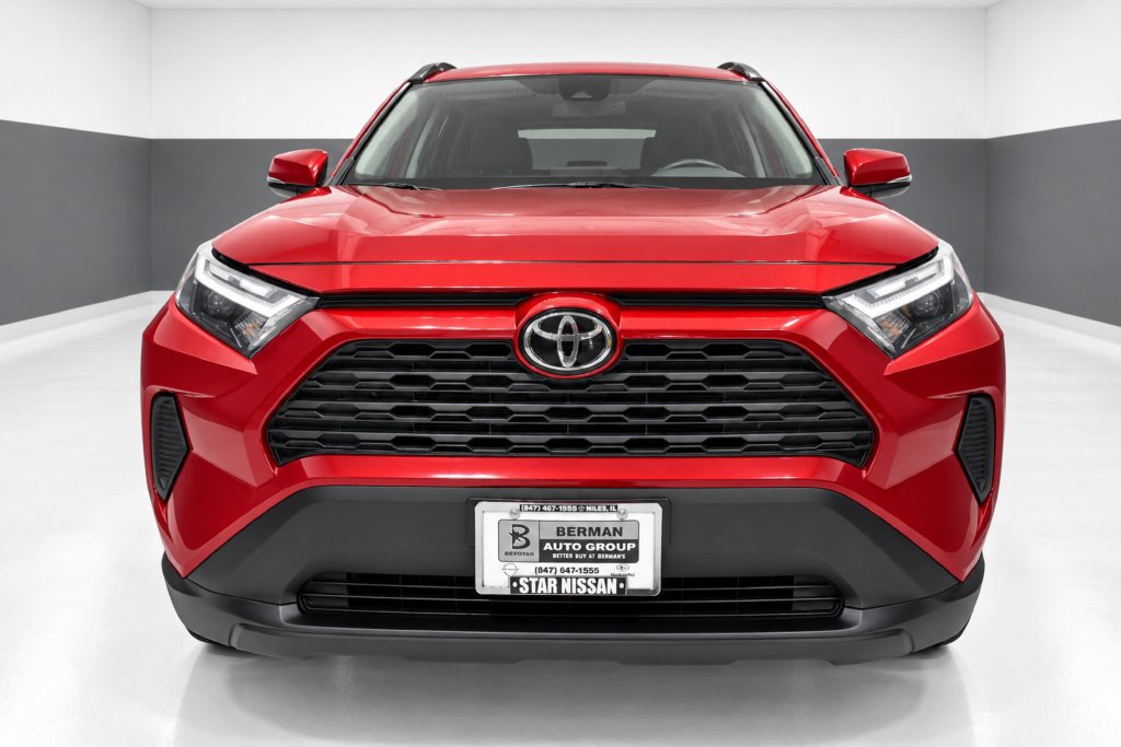 Used 2025 Toyota RAV4 XLE FWD image 6