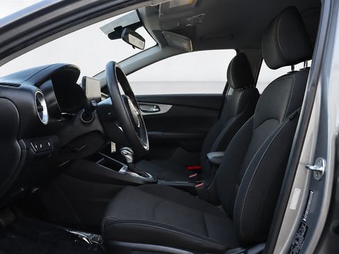 Used 2023 Kia Forte LXS w/ LXS Technology Package FWD image 25