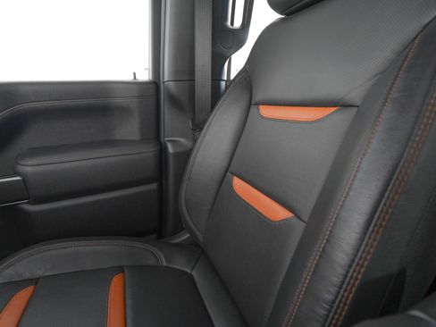 Used 2022 GMC Sierra 2500 AT4 w/ AT4 Premium Plus Package AWD/4WD image 27