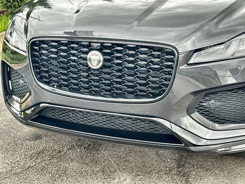 New 2026 Jaguar F-PACE R-Dynamic S image 9