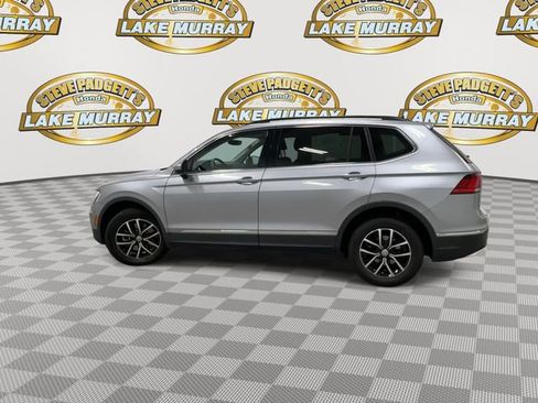 Used 2021 Volkswagen Tiguan SE image 8