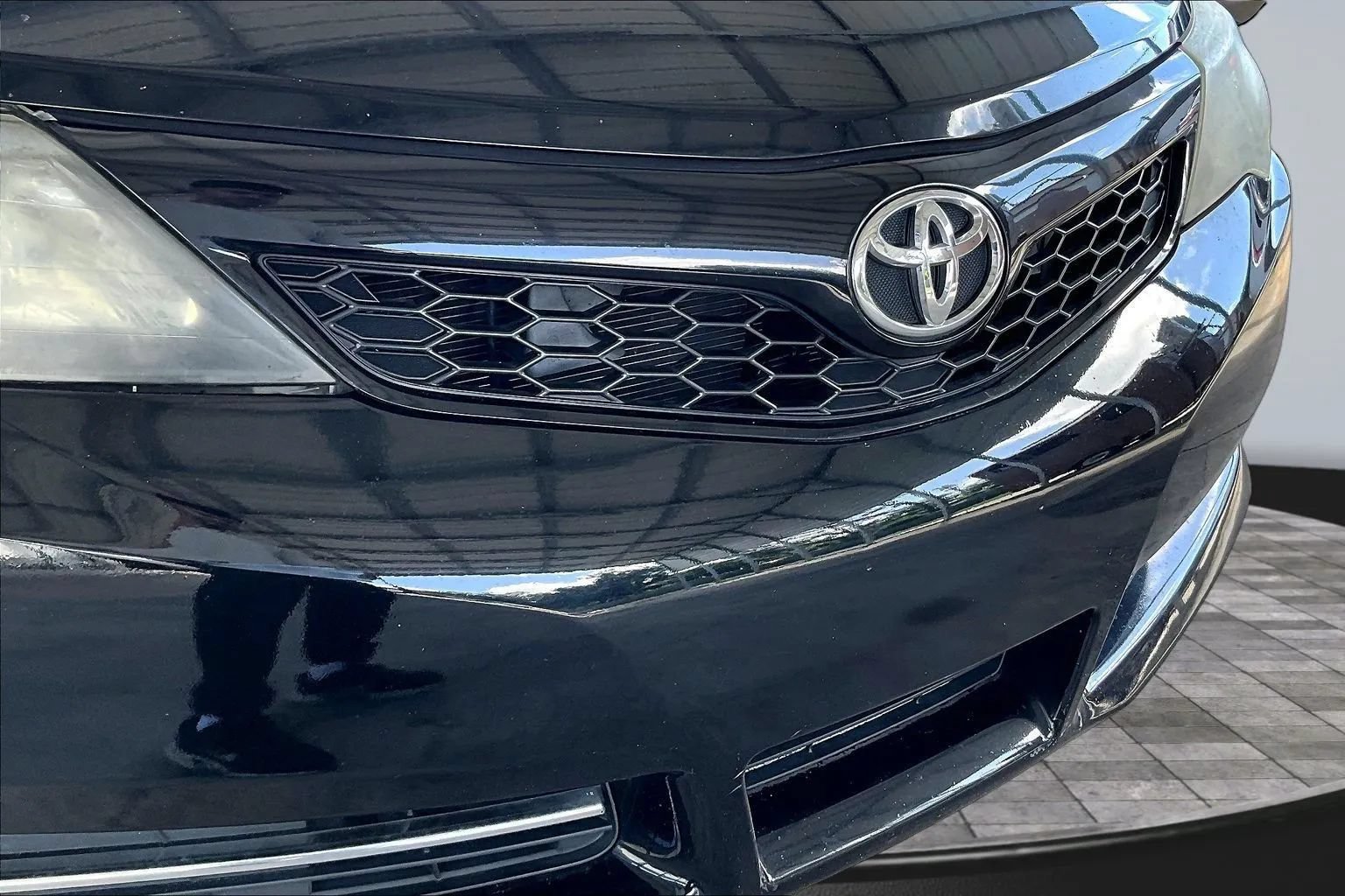 Used 2012 Toyota Camry SE FWD image 28