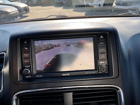 Used 2017 Dodge Grand Caravan SE FWD image 21