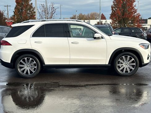 Used 2024 Mercedes-Benz GLE 450 4MATIC image 3