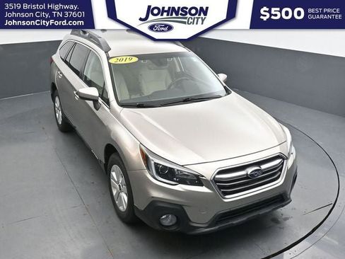 Used 2019 Subaru Outback 2.5i Premium image 1