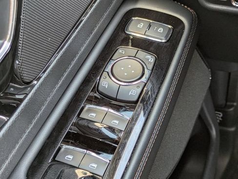 New 2026 Lincoln Aviator AWD image 25