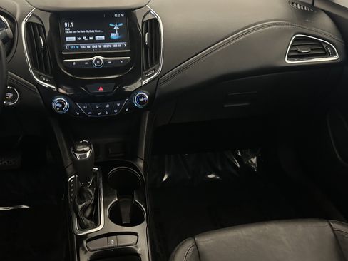 Used 2017 Chevrolet Cruze Premier image 18