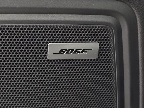 Certified 2026 Porsche Macan AWD/4WD image 17