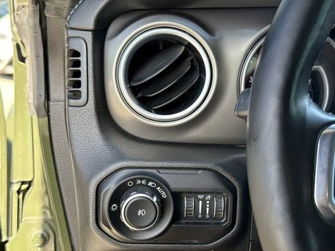 Used 2021 Jeep Wrangler Unlimited Rubicon AWD/4WD image 31