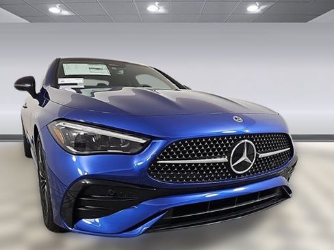 Used 2024 Mercedes-Benz CLE 300 4MATIC Coupe image 32