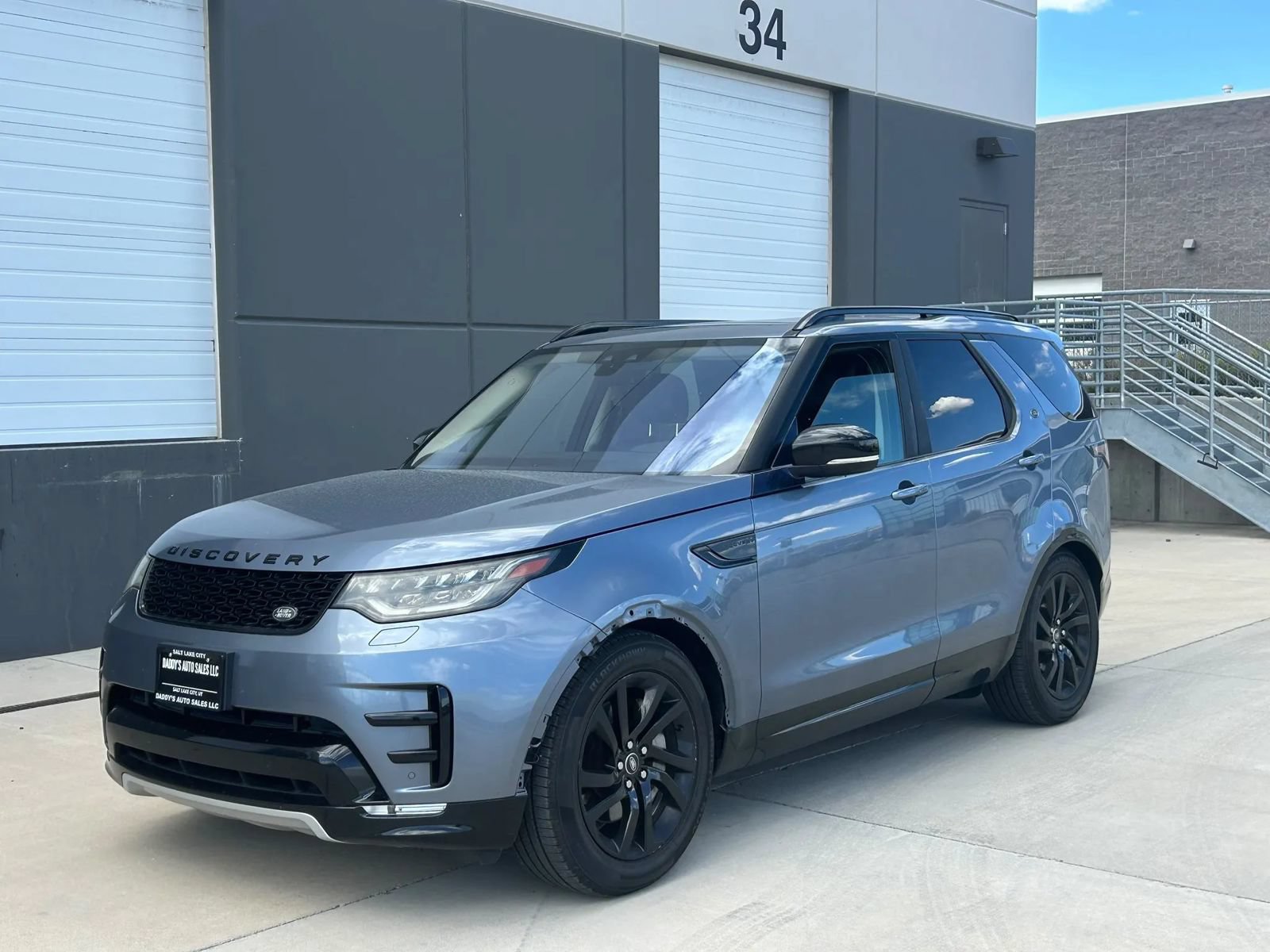 Used 2019 Land Rover Discovery HSE AWD/4WD image 1