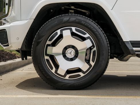 Used 2025 Mercedes-Benz G 550 image 26