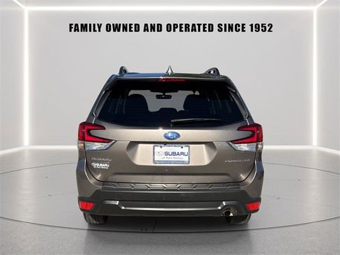 Used 2023 Subaru Forester Premium image 4