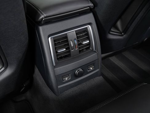 Used 2018 BMW M3 RWD image 12