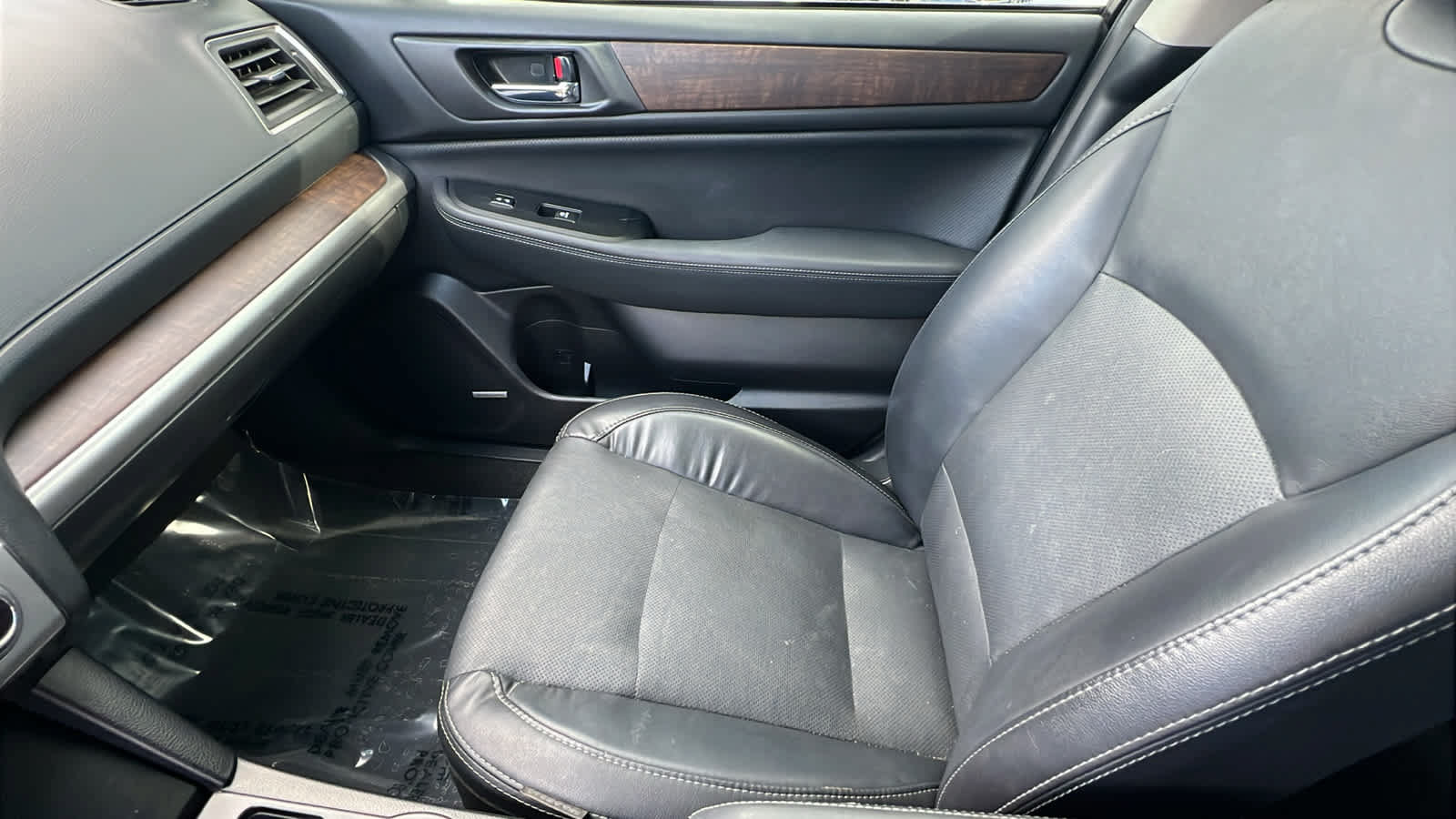 Used 2017 Subaru Outback 2.5i Limited AWD/4WD image 12