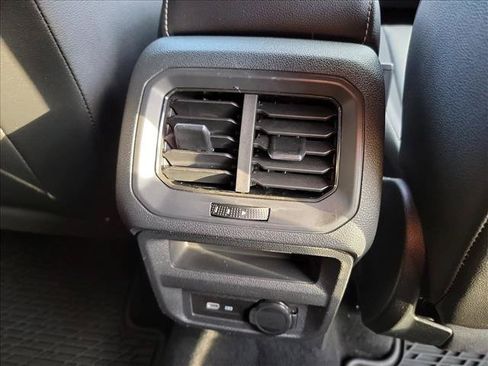 Used 2022 Volkswagen Tiguan SE R-Line FWD image 18