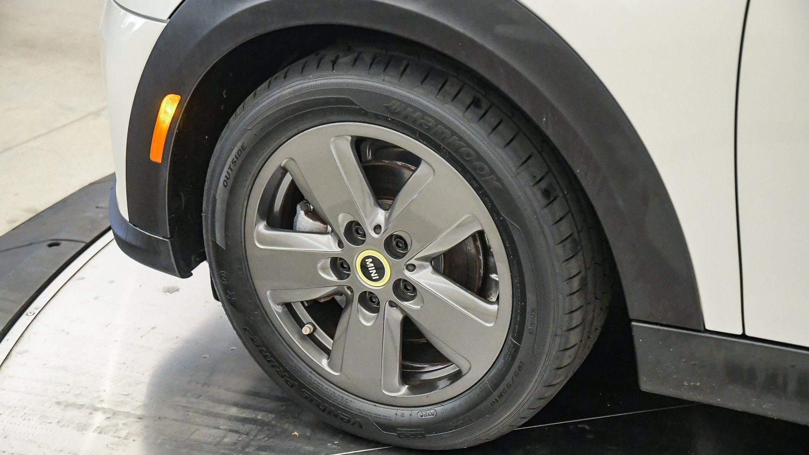 Used 2024 MINI Cooper SE FWD image 10