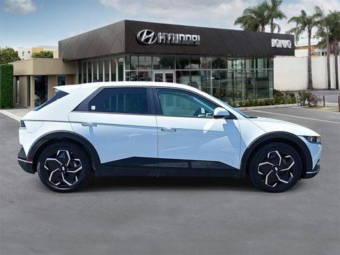 New 2024 Hyundai Ioniq 5 SEL image 2