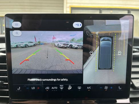 Used 2023 Ford Transit 350 XLT image 25