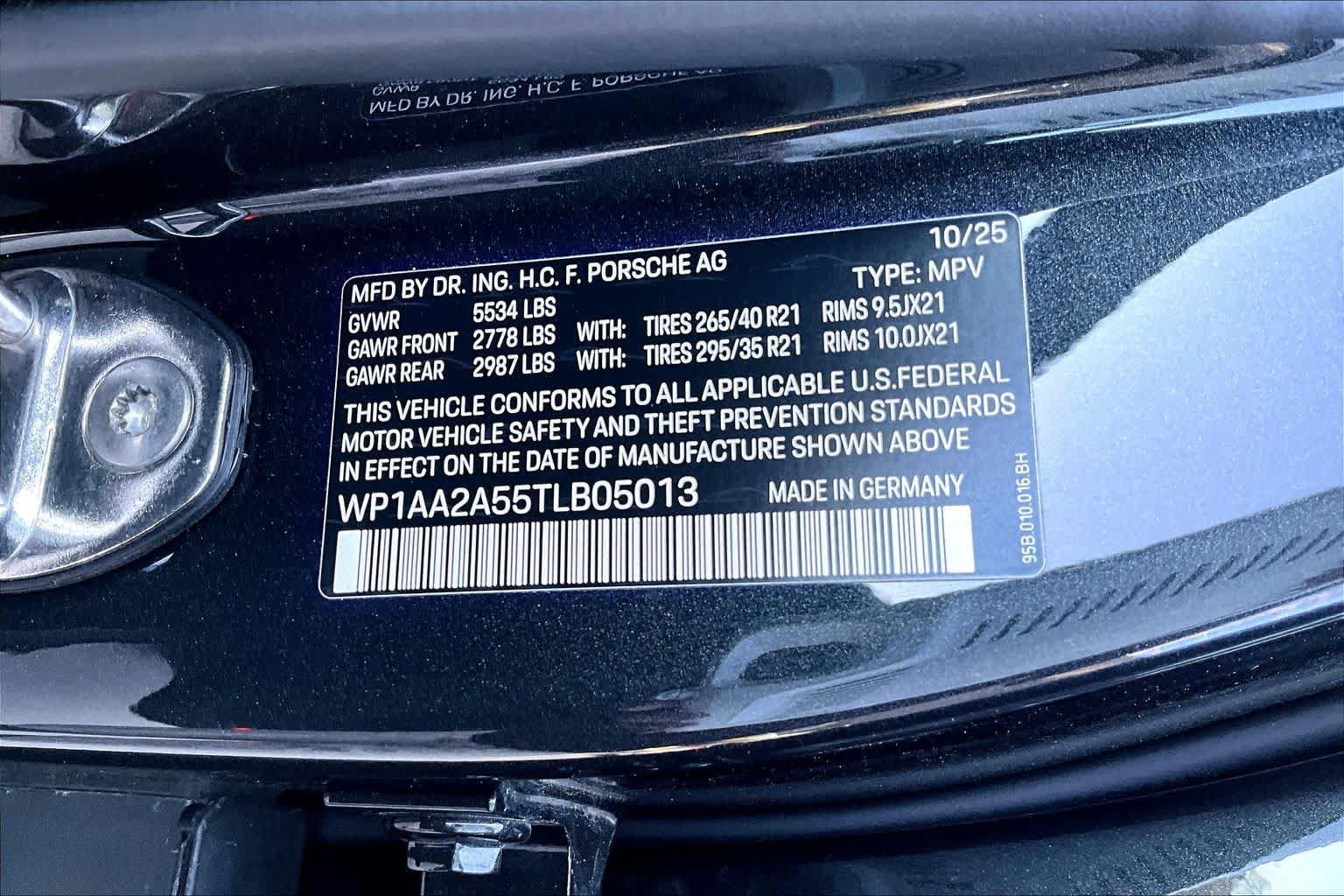 Used 2026 Porsche Macan AWD/4WD image 35